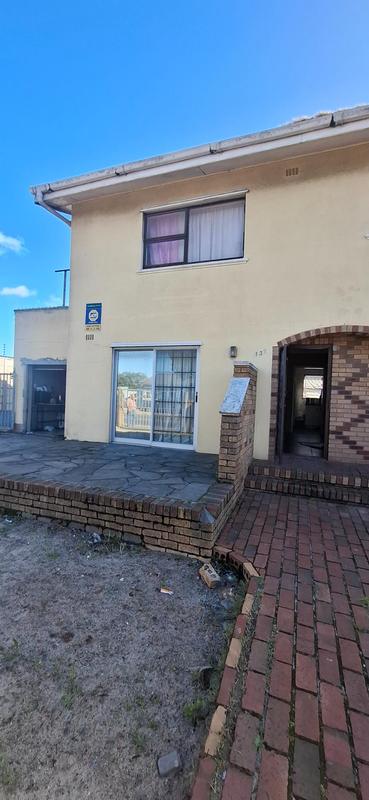 4 Bedroom Property for Sale in Cravenby Western Cape